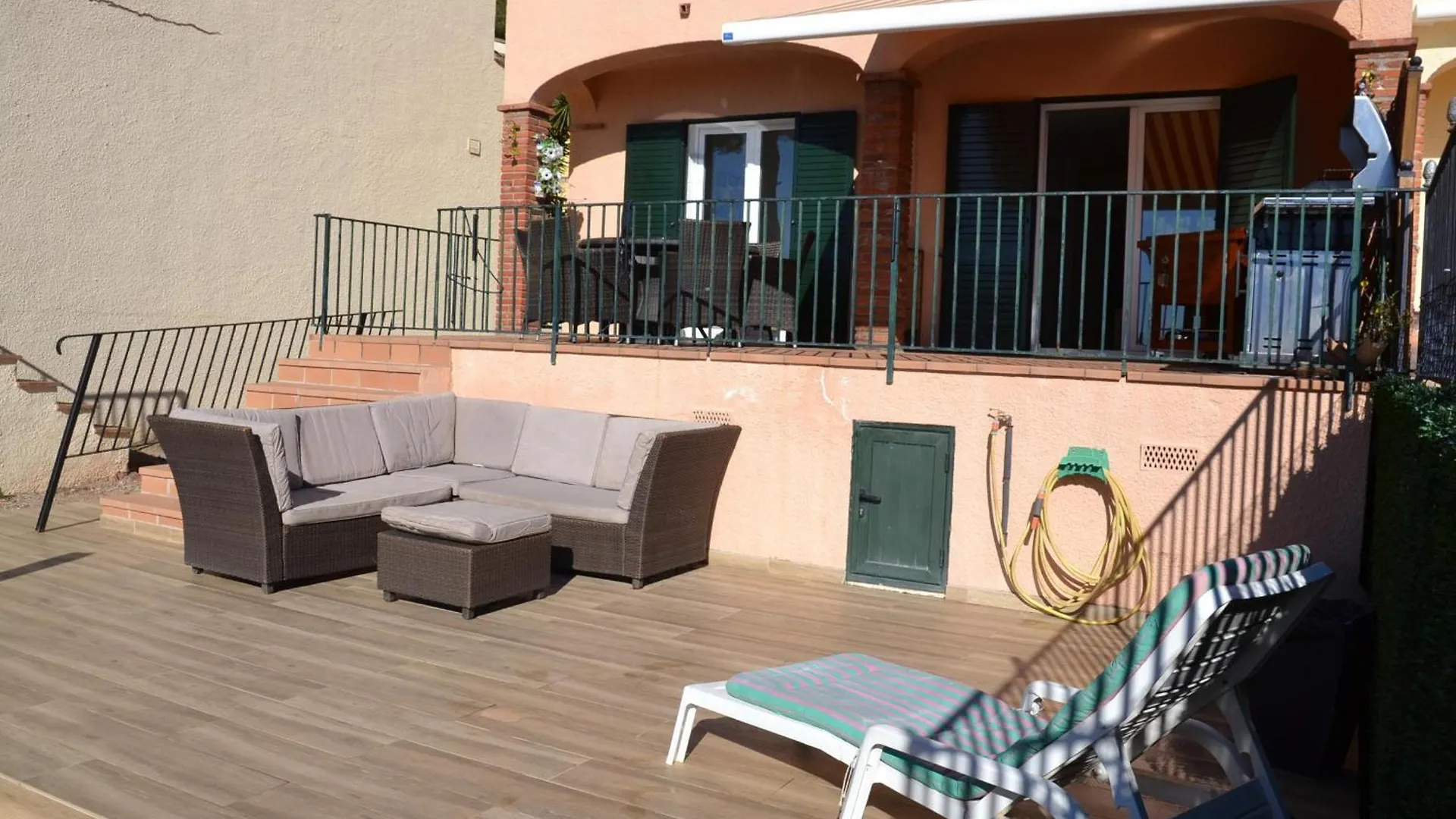 Casa Bien Cuidada Con Piscina Comunitaria, Terrazas Y Cerca De La Playa En L'Estartit - Es-323-42 Villa Semesterbostad