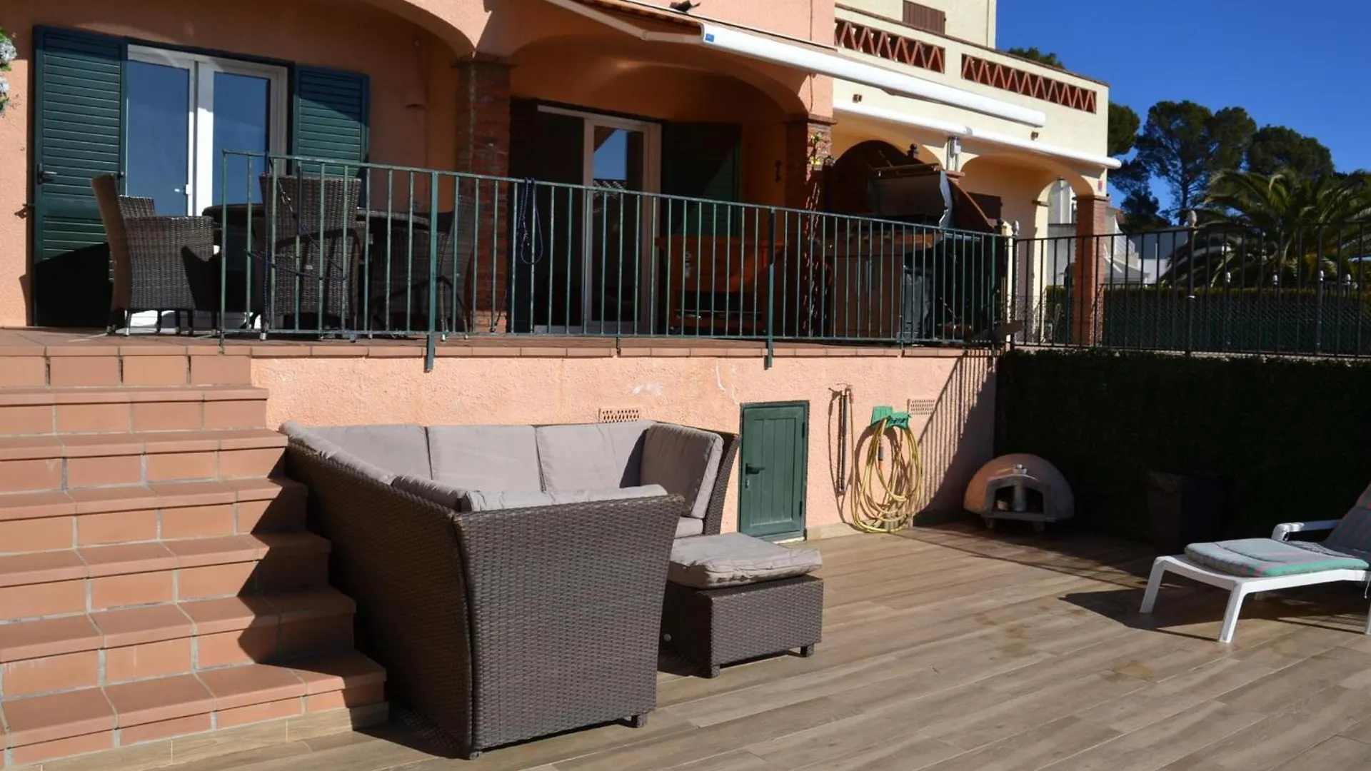 Вилла Casa Bien Cuidada Con Piscina Comunitaria, Terrazas Y Cerca De La Playa En L'Estartit - Es-323-42 Дом отдыха